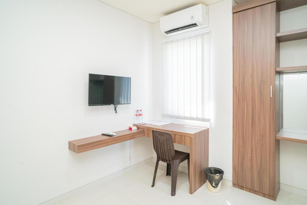 Reddoorz Plus @ Jalan Pemuda Timur Bojonegoro Exterior foto