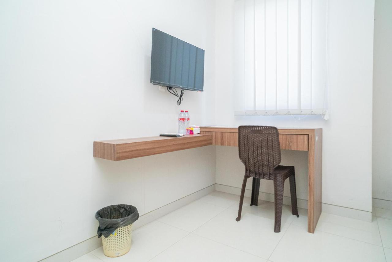Reddoorz Plus @ Jalan Pemuda Timur Bojonegoro Exterior foto
