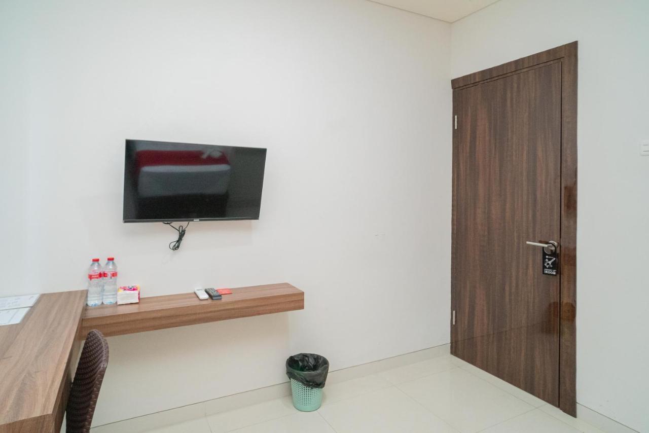 Reddoorz Plus @ Jalan Pemuda Timur Bojonegoro Exterior foto